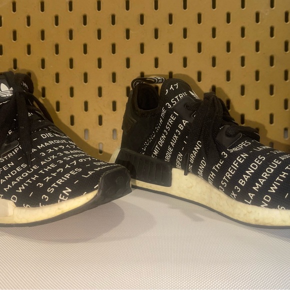 Men’s 8.5 NMD Adidas Blackout - Picture 6 of 10